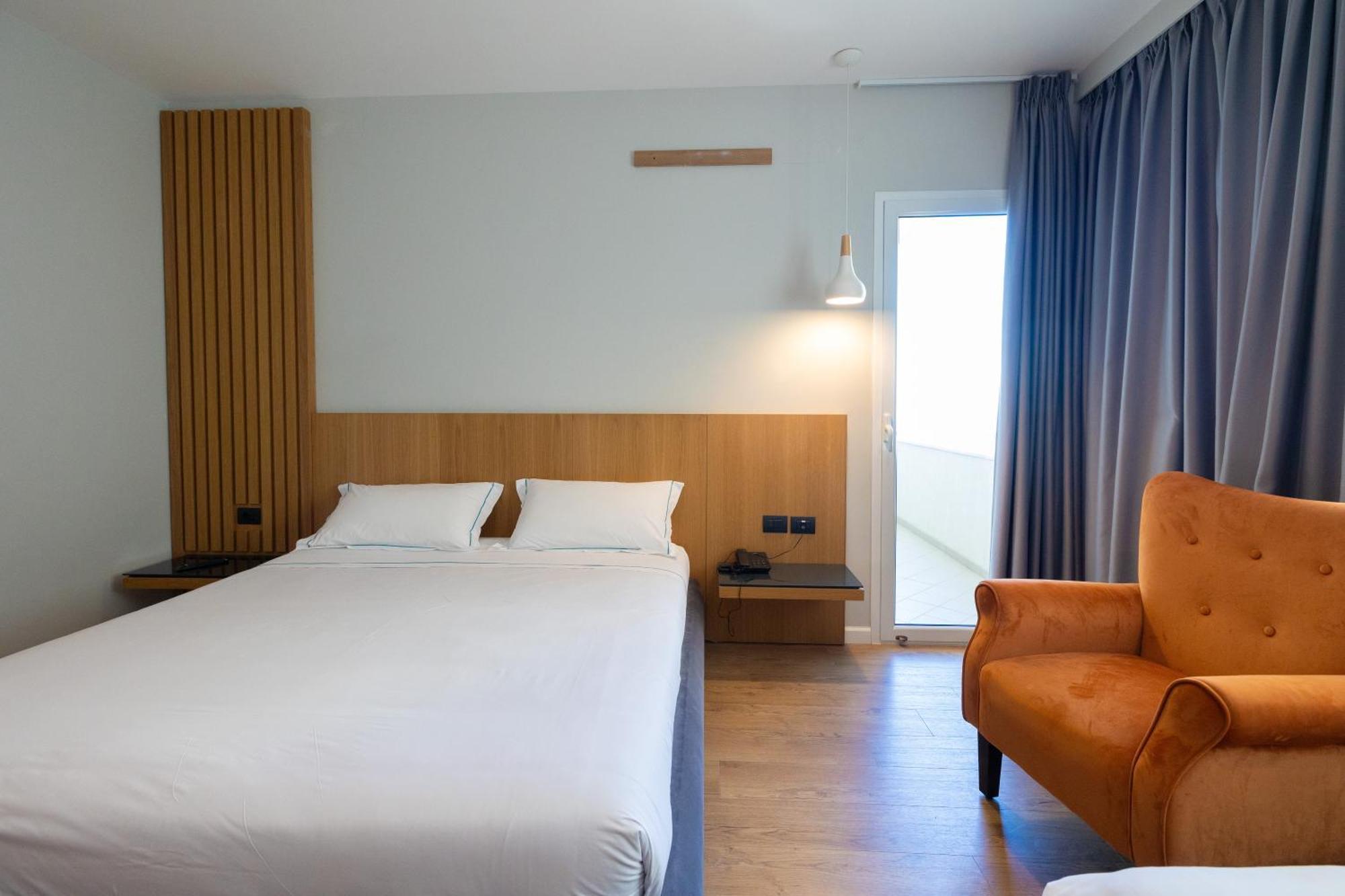 Vlorë Duka Hotel מראה חיצוני תמונה